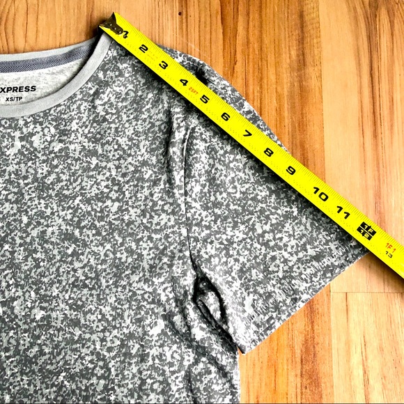 NEW EXPRESS Camo T Shirt Small Gray Crewneck UNISEX Woman’s NWOT - Picture 9 of 15